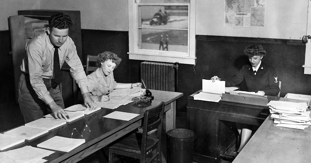 Checking Training Test Results at NAS Memphis – Women of World War II