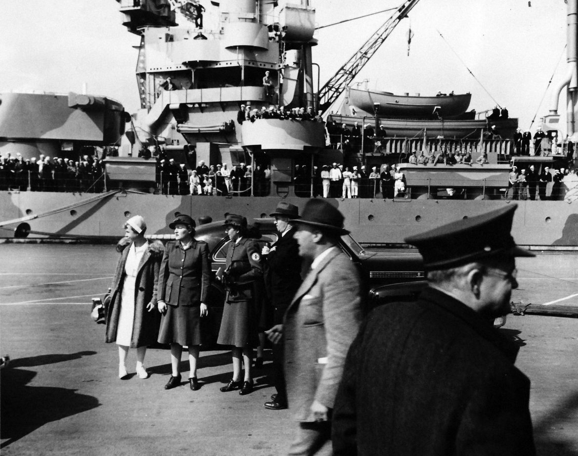 Red Cross Nurses Await Arrival of Survivors – Women of World War II