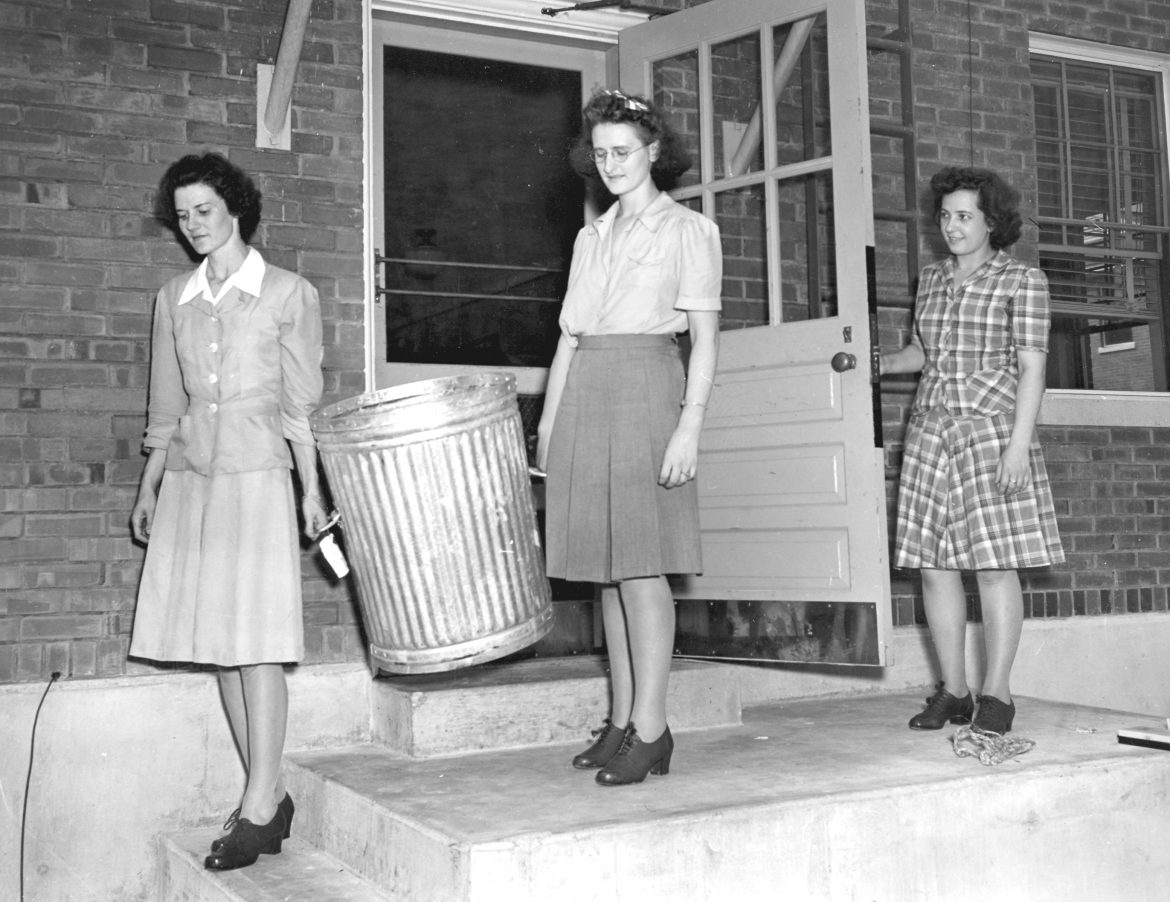 Marine Recruits Taking Out the Trash – Women of World War II