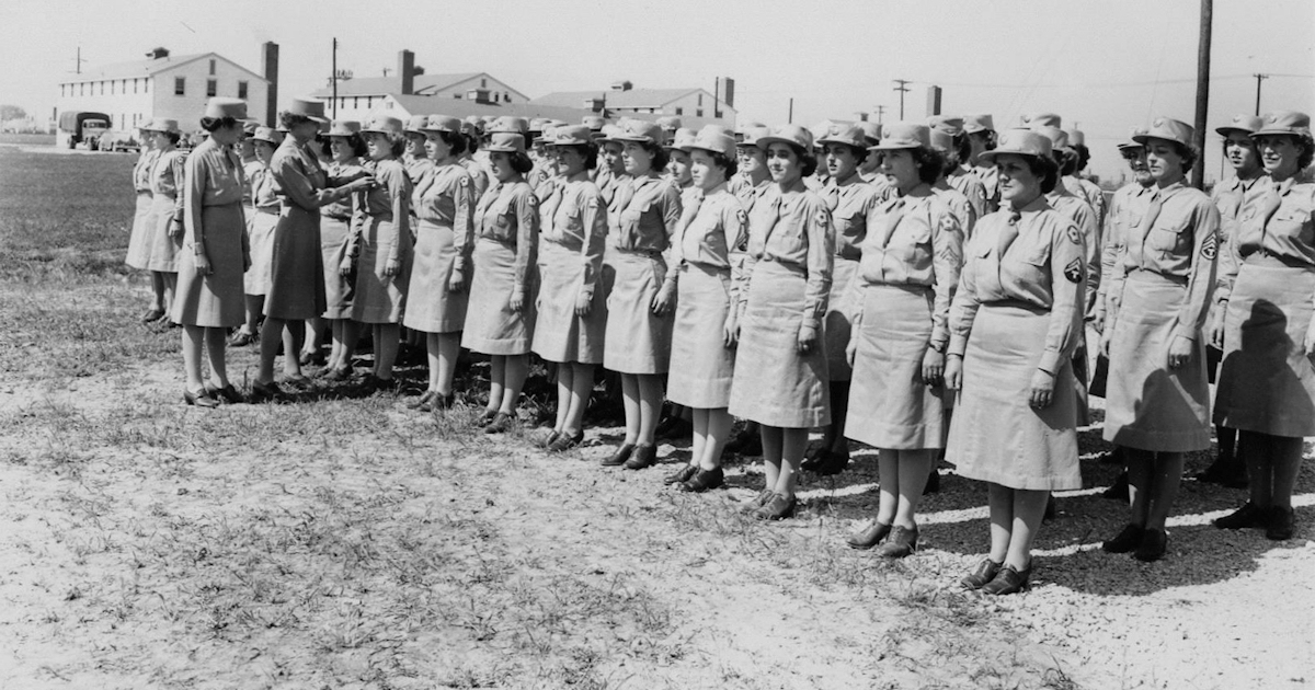 WACs Receive Service Ribbons at Camp Atterbury – Women of World War II